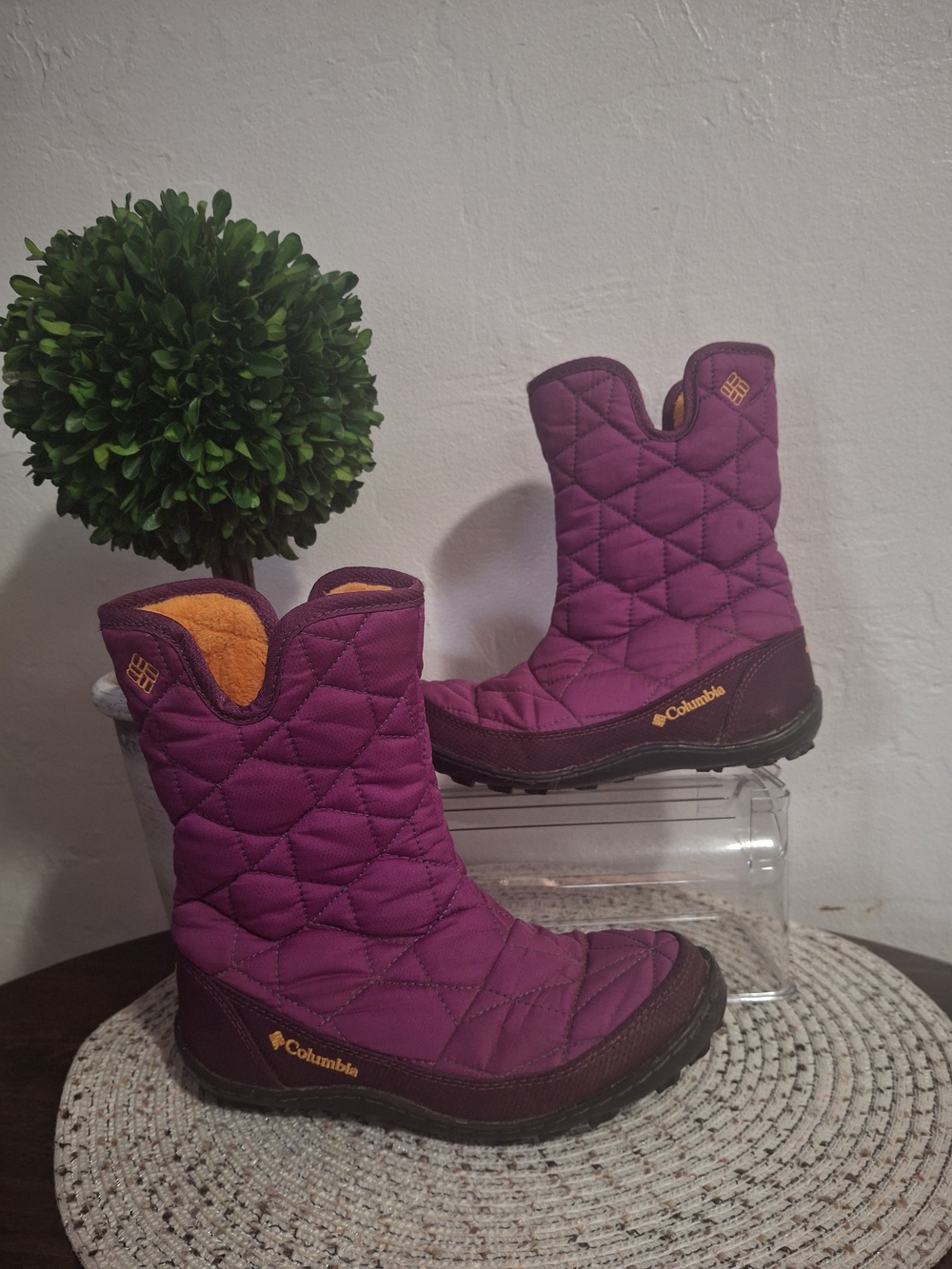 Kid's Columbia Quilted Purple Winter Boots Size 2.